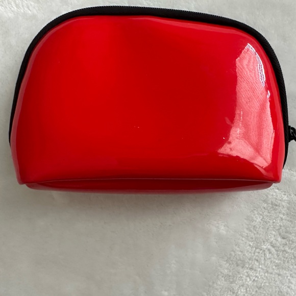 CHANEL Glossy Red small Makeup Bag - Picture 4 of 6